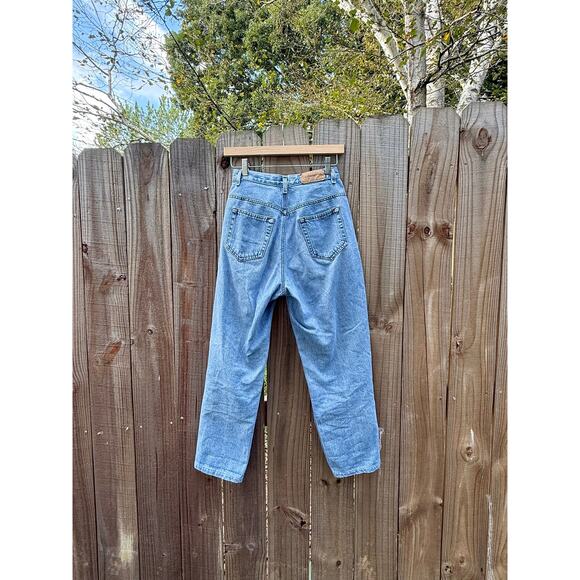 Vintage 90s Straight Leg Denim in Light Wash - Picture 4 of 9